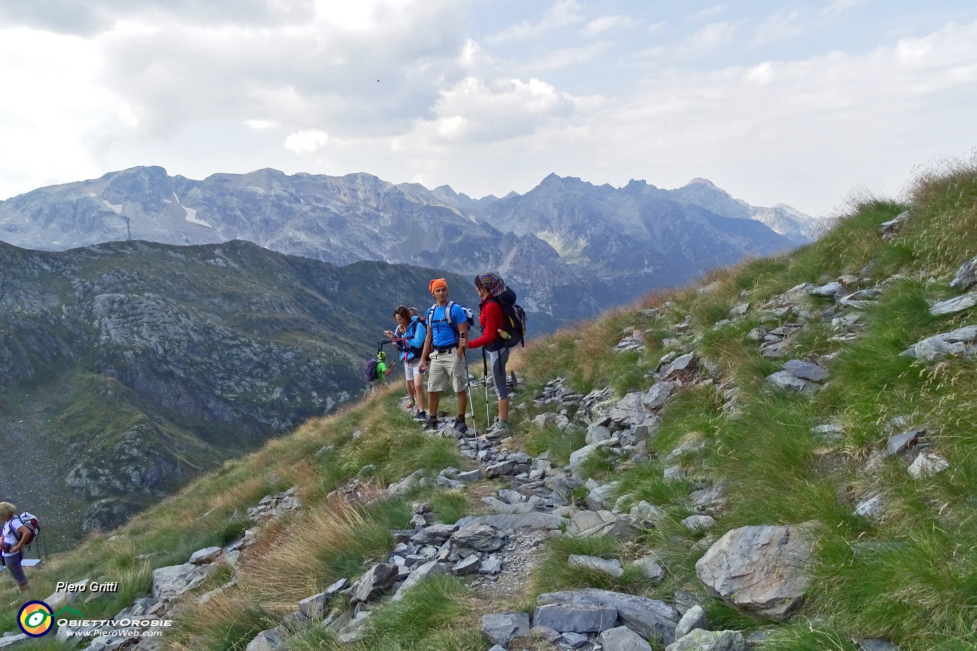 16 Sul sent. 253 con vista verso Cabianca, Torretta, Becco....JPG -                                